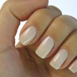 Unghie perfette con lo smalto semipermanente